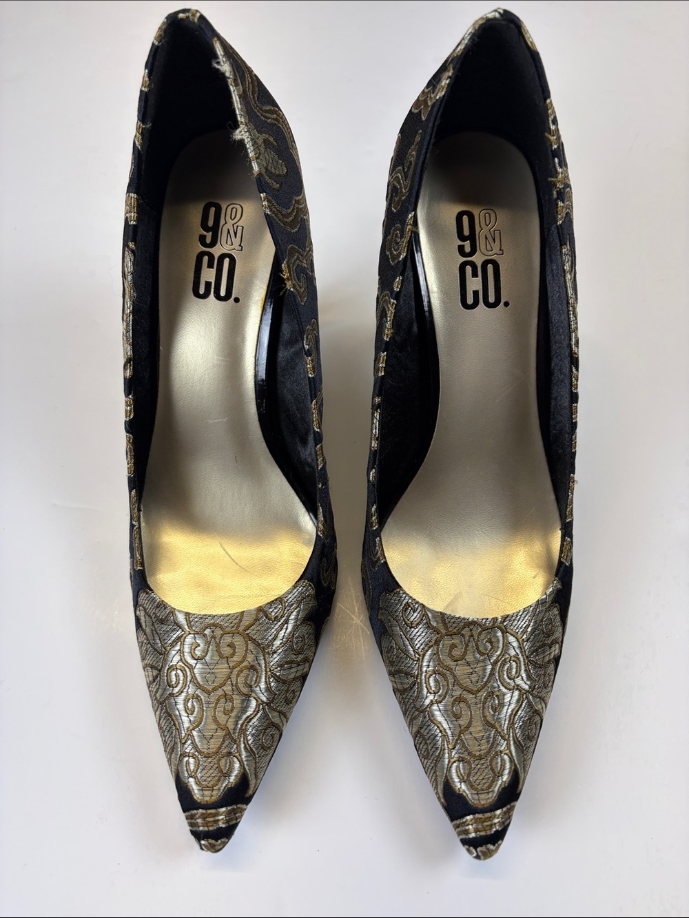 9 & Co Black Gold Brocade Pointed Toe Stiletto Heels Womens Size 9